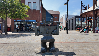Photo of anvil man on the Fareham highstreet