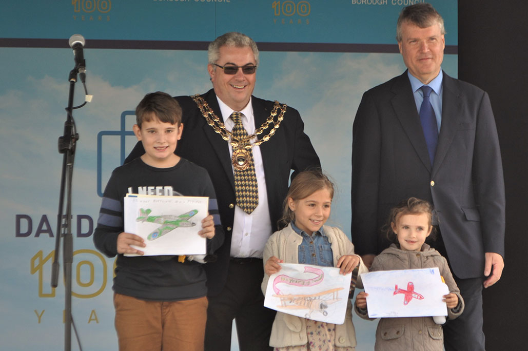 Group photo of prize winners