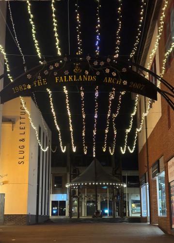 Cremer Mall in Gold 