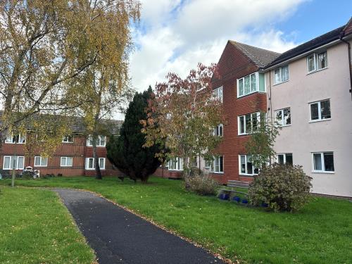 Barnfield Court